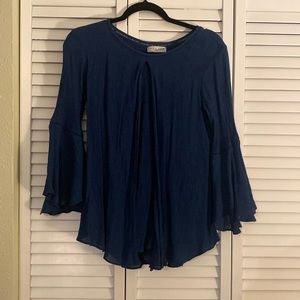 Dark blue flared sleeve 3/4 length sleeve shirt